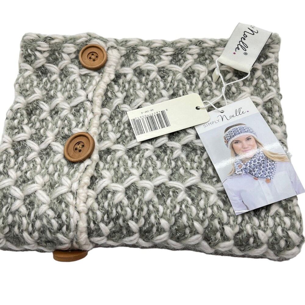 Simply Noelle Neck Warmer Scarf Gray White Chucky Buttons Nantucket Collection